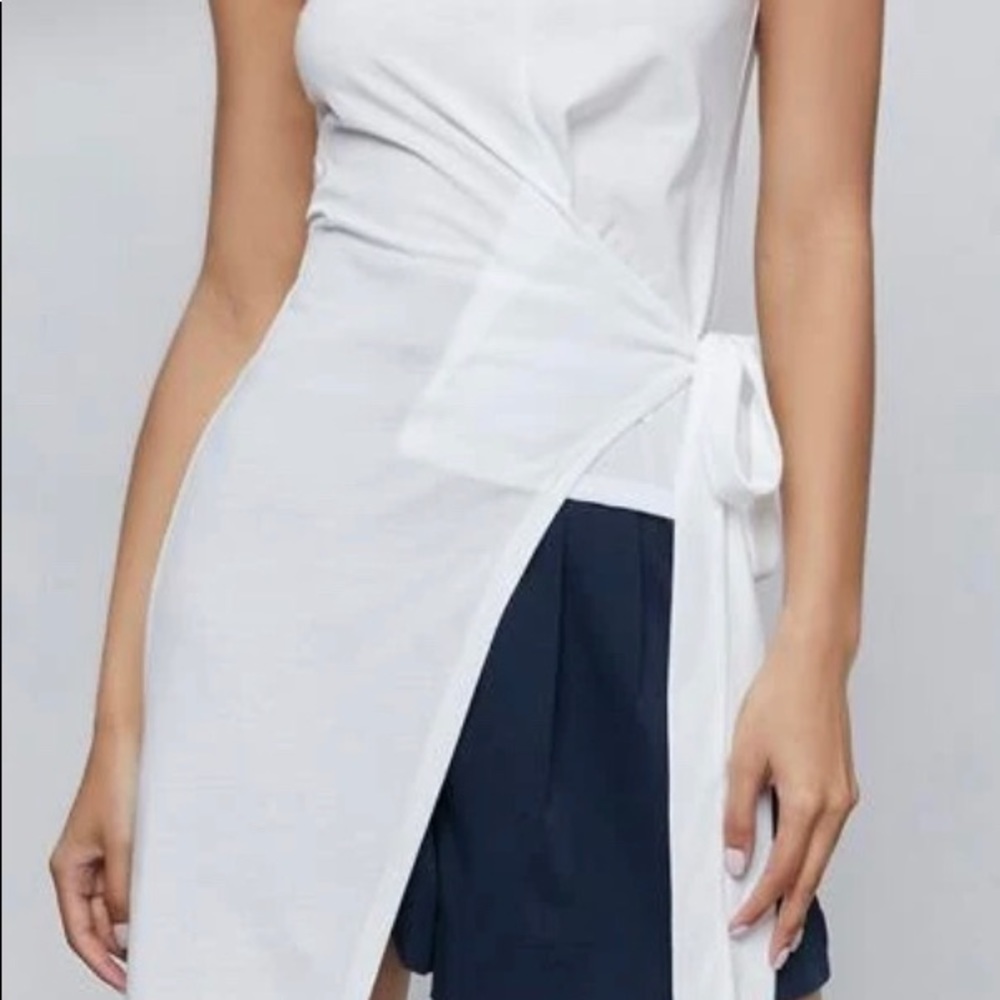 Open back Asymmetric Hem knot tank top